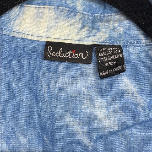 🌺 4 for $25 Blue Tie-dye Top - Picture 3 of 5